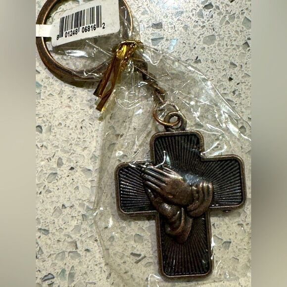 Religious Key Chain - Praying Hands - Picture 5 of 5